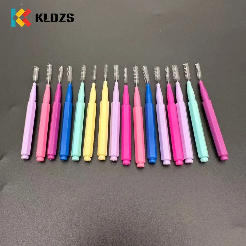 Medzobna ščetka Hexagonal Pencil